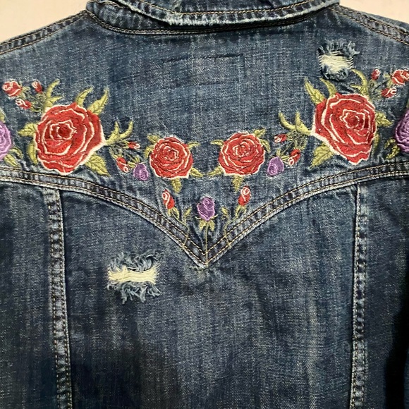 Great embroidered distressed jean jacket from Blank - Picture 5 of 6